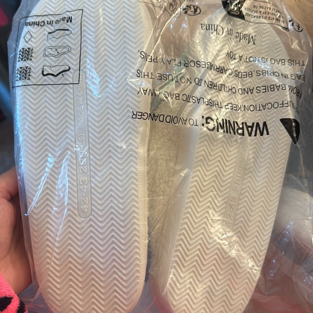Slippers - Picture 2 of 2